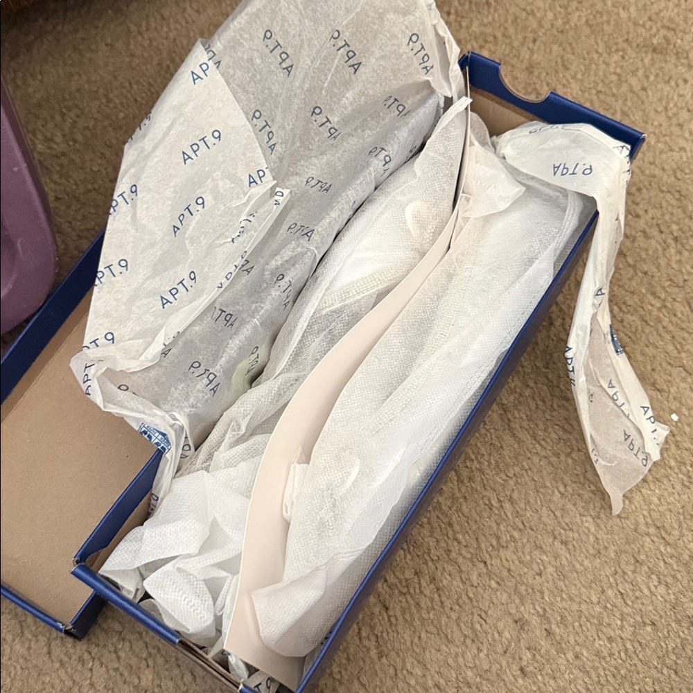 NEW Silver dress flats with Bow Detail - Picture 5 of 5